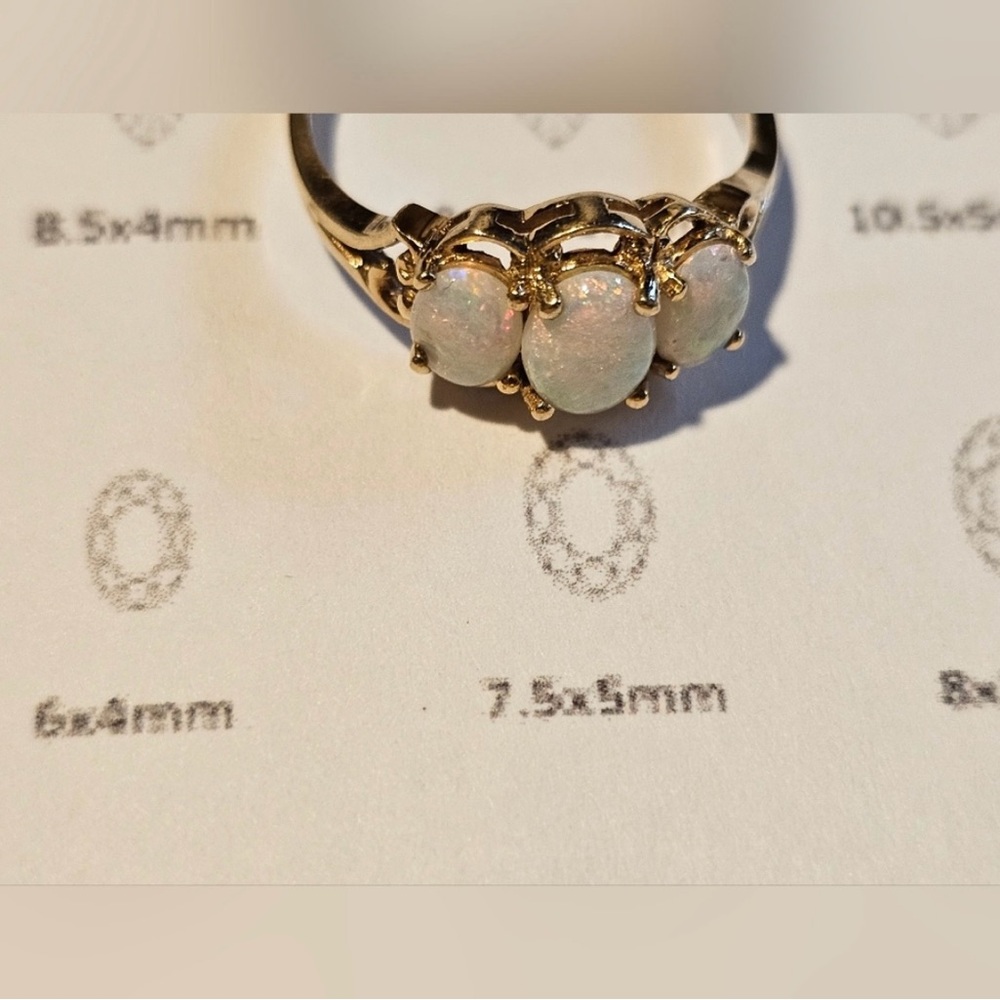 Elegant 14K Yellow Gold Triple Opal Ring - Picture 15 of 16
